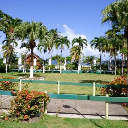 Beach Studio 10 Aparthotel Ocho Rios Esterno foto